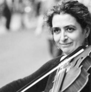 Monica Cuneo, viola player, founder of viola-in-music.com. Havas New Approach violin & viola teacher for elimination of musicians' injuries & nerves
